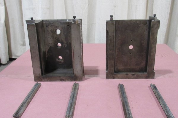 Used DME Model: 1214UF 1214 Inch Quick-Change U Frame Die Holder