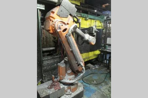 Used ABB Model: IRB 4600F/45 2.05 IRB 4600F/45 Kilogram Six Axis Foundry Rated Industrial Robot with Extractor Package/Gripper for Extracting Die Castings