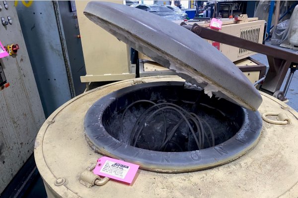 Used Thermtronix Model: GS-700 350 Pound Per Hour Melt Capacity in Aluminum Natural Gas Heated Silicon Carbide Crucible Type Aluminum Melting-Holding Furnace