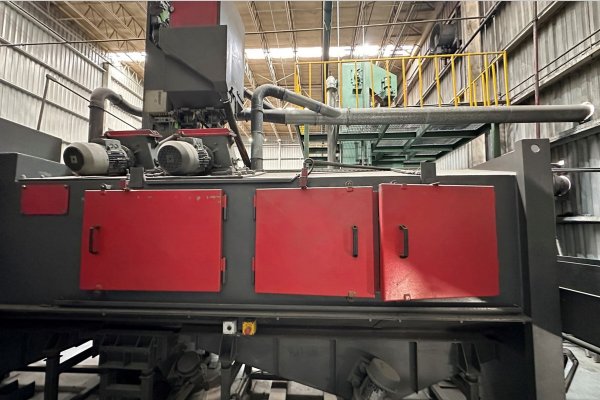 Used Rosler Model: Rosler RMBD 400/2E 400 mm Continuous Flow-Though Feed Rubber Blast Abrasive Shot Blast & Peening Machine with Loader & Unloader