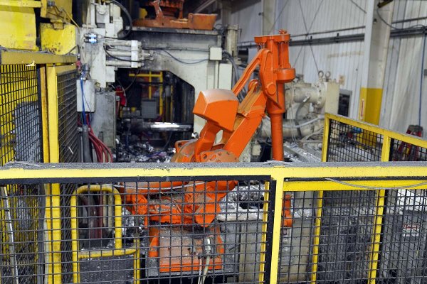 Used ABB Model: IRB 4400 45 Kilogram Six Axis Foundry Rated Industrial Robot