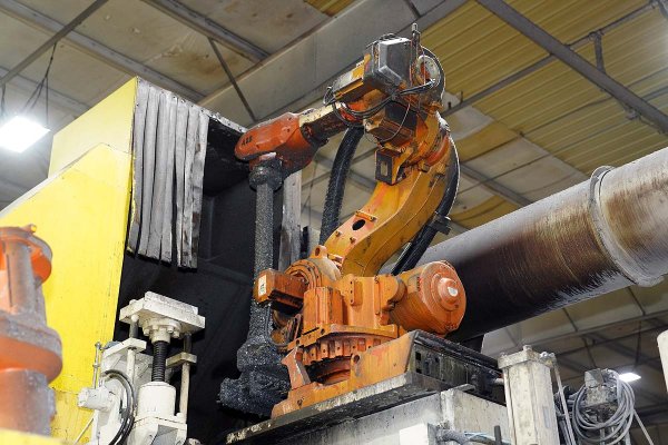 Used ABB Model: IRB 6600 175 Kilogram Six Axis Industrial Robot with Die Spray Lubrication Package For Die Cast Applications