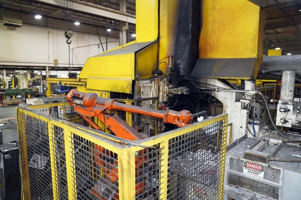 Used ABB Model: IRB 4400 45 Kilogram Six Axis Foundry Rated Industrial Robot