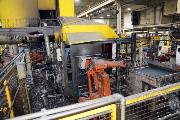 Used ABB Model: IRB 6400 120 Kilogram Six Axis Industrial Robot with Extractor Package/Gripper For Extracting Die Castings