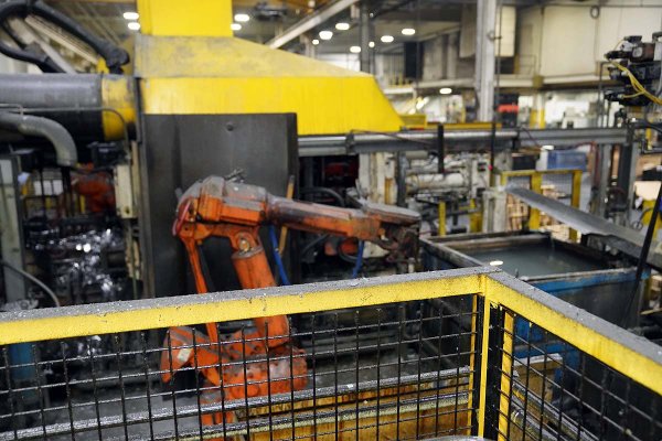 Used ABB Model: IRB 6400 120 Kilogram Six Axis Industrial Robot with Extractor Package/Gripper For Extracting Die Castings