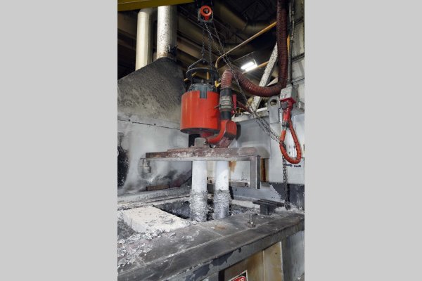 Used Molten Metal Equipment Innovations (MMEI) Model: Inline Rotary Degassing 5 HP Rotary Degassing and Fluxing Unit for Aluminum Alloys