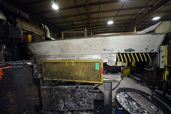 Used PCDC Model: PCDC-SC 24 Inch Wide by 8 foot long Metal Chain Plate Conveyor Belt with Forced Air Cooling Fans and Tunnel for Die Cast and Foundry Applications