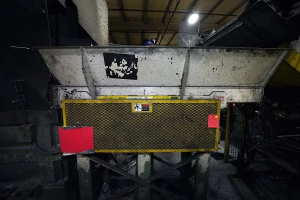 Used PCDC Model: PCDC-SC 24 Inch Wide by 8 foot long Metal Chain Plate Conveyor Belt with Forced Air Cooling Fans and Tunnel for Die Cast and Foundry Applications