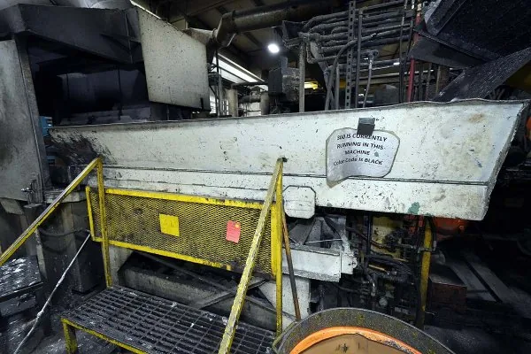 Used PCDC Model: PCDC-SC 24 Inch Wide by 8 foot long Metal Chain Plate Conveyor Belt with Forced Air Cooling Fans and Tunnel for Die Cast and Foundry Applications
