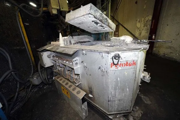 Used Pyrotek Model: 2,860 pound bath capacity Low Energy High Efficiency Electric Heated Aluminum Holding Furnace