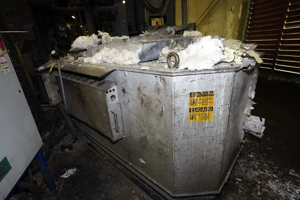 Used Pyrotek Model: 2,860 pound bath capacity Low Energy High Efficiency Electric Heated Aluminum Holding Furnace