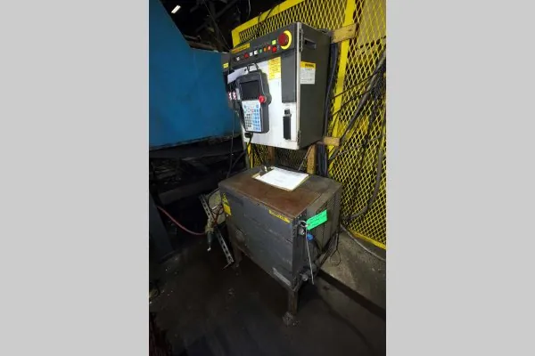 Used Fanuc Robotics Model: S-430 with R-J3 Controller S-430i KG Six Axis Industrial Robot with Extractor Package/Gripper For Extracting Die Castings