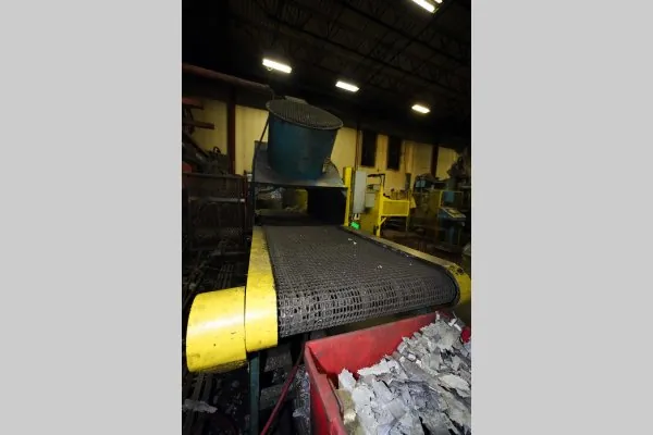 Used JDC Model: JDC-36x17 36 Inch Wide by 17 foot long Metal Chain Plate Conveyor Belt with Forced Air Cooling Fans and Tunnel for Die Cast and Foundry Applications