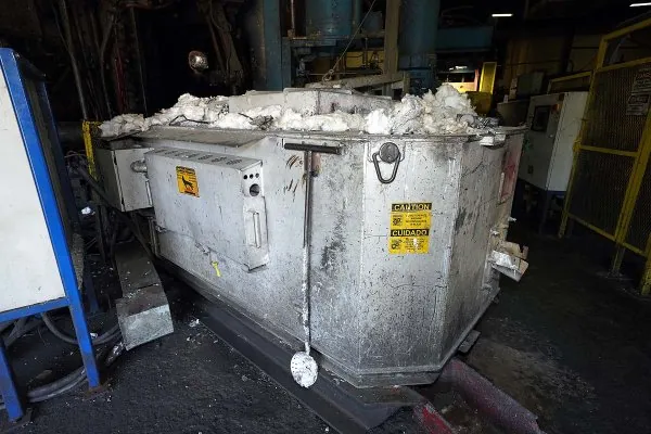 Used Pyrotek Model: 2,860 pound bath capacity Low Energy High Efficiency Electric Heated Aluminum Holding Furnace