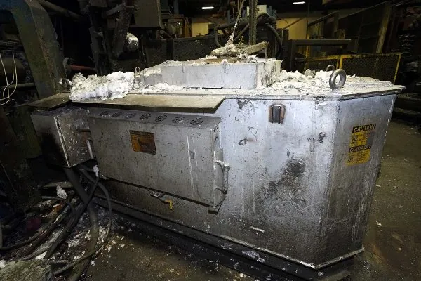 Used Pyrotek Model: 2,860 pound bath capacity Low Energy High Efficiency Electric Heated Aluminum Holding Furnace