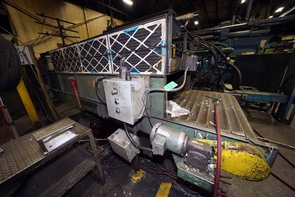 Used JDC Model: JDC-36x17 36 Inch Wide by 17 foot long Metal Chain Plate Conveyor Belt with Forced Air Cooling Fans and Tunnel for Die Cast and Foundry Applications