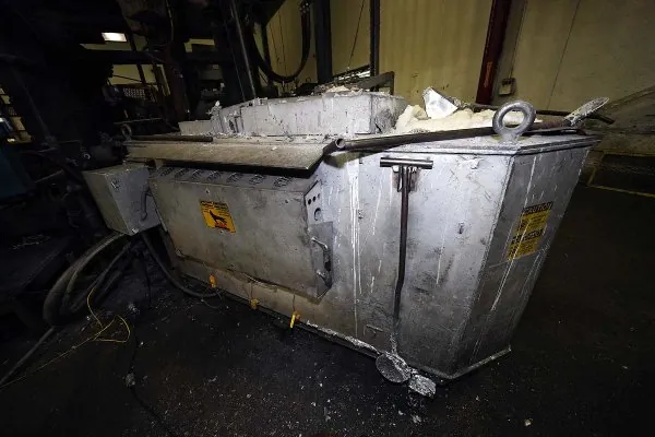 Used Pyrotek Model: 2,860 pound bath capacity Low Energy High Efficiency Electric Heated Aluminum Holding Furnace