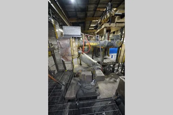 Used Fanuc Robotics Model: R-2000iB 165 F with R-J30iB Controller 2000 Six Axis Foundry Rated Industrial Robot with Extractor Package/Gripper for Extracting Die Castings