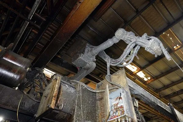 Used Fanuc Robotics Model: M-710i with R-J30iB Controller 710 Six Axis Industrial Robot with Die Spray Lubrication Package For Die Cast Applications