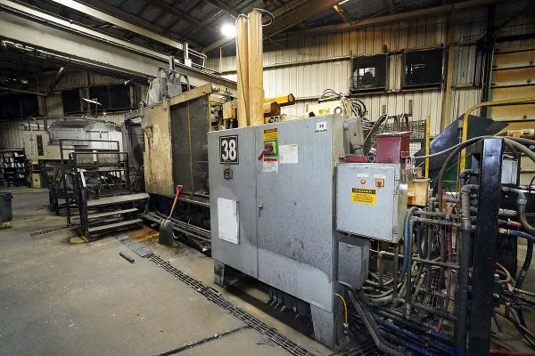 Used HPM Model: II-900-A 900 Ton Horizontal Cold Chamber Aluminum High Pressure Die Casting Machine