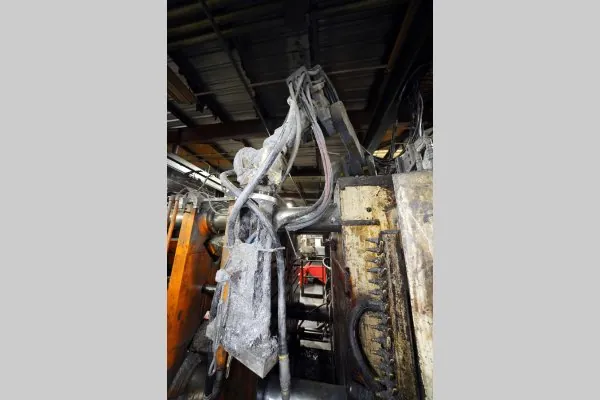 Used Fanuc Robotics Model: M-710i with R-J30iB Controller 710 Six Axis Industrial Robot with Die Spray Lubrication Package For Die Cast Applications